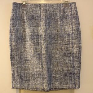 Blue patterned pencil skirt